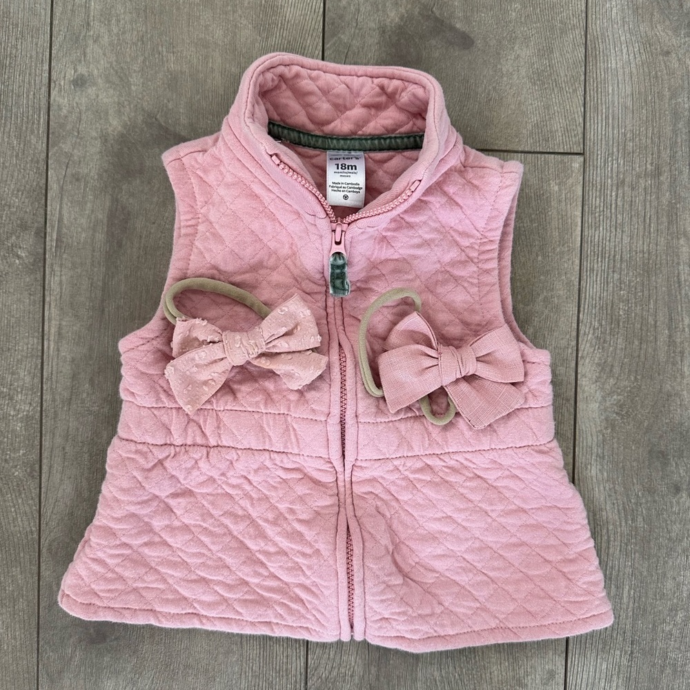 Carter’s 18 month baby girl zip vest jacket and matching bows - Picture 4 of 10